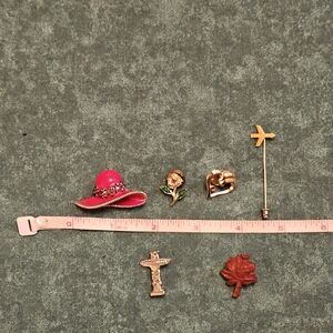 Vintage Y2K Pin & Brooch Set